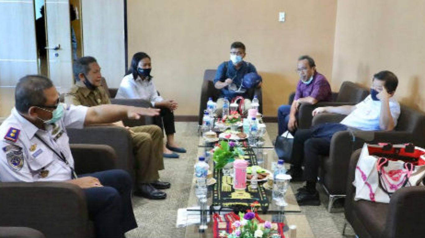 Akhiri Kunker NTT, Menteri Suharso Bahas Perluasan Bandara Komodo sebagai Persiapan KTT G-20 dan ASEAN Summit 2023