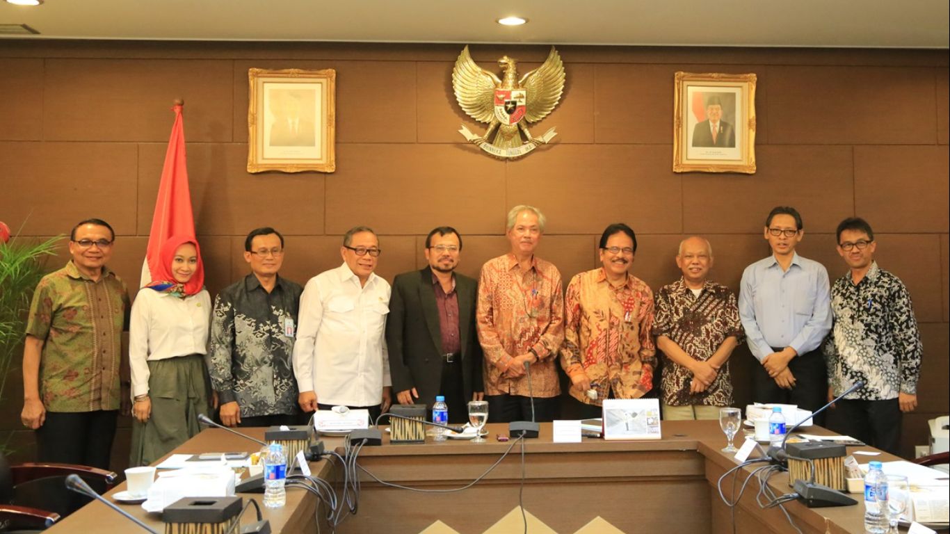 BERITA FOTO: Pertemuan Terbatas Anggota Dewan Pertimbangan Presiden Bahas Kesiapan Perguruan Tinggi Dalam Pemberlakuan MEA