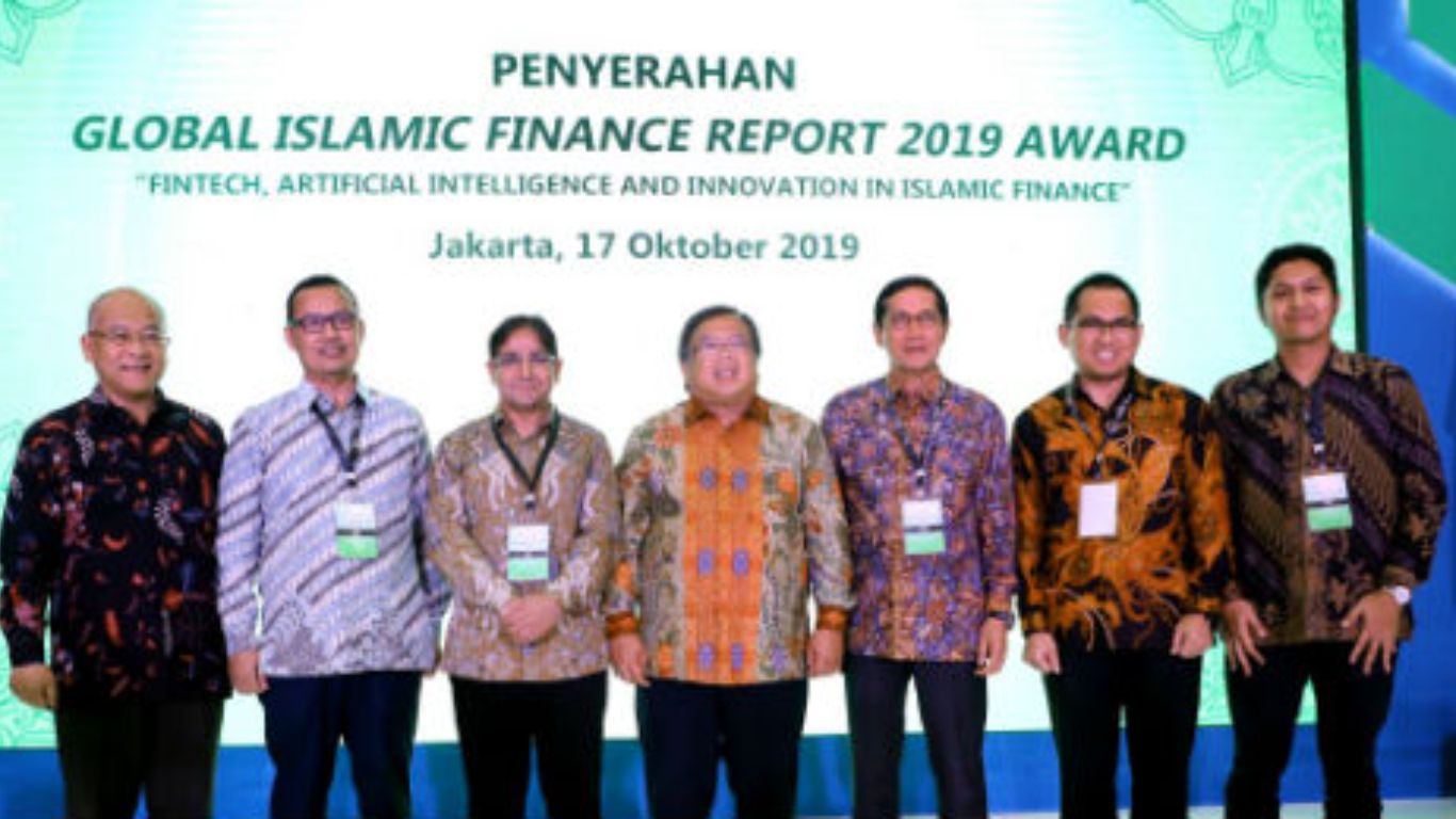 Indonesia ke Posisi Teratas Pasar Keuangan Syariah Global, Menteri Bambang Terima Penghargaan Global Islamic Finance Report 2019