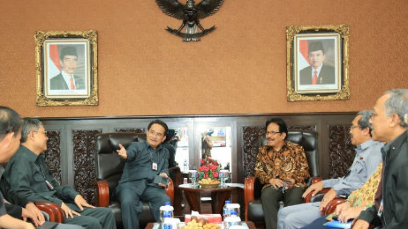 Kementerian PPN/Bappenas Tekankan Urgensi Sensus Ekonomi 2016 bagi Pembangunan