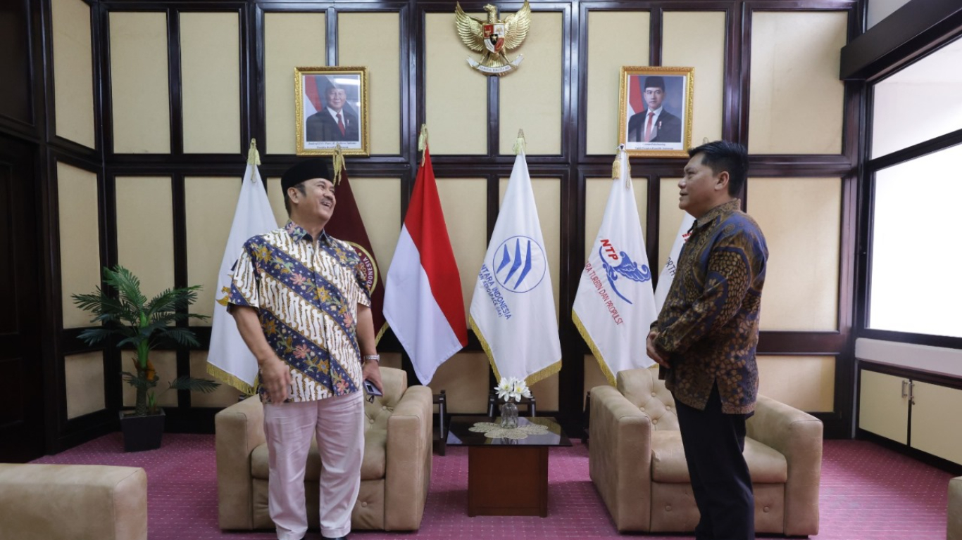 Kunjungi PT DI, Menteri Rachmat Perkuat Peran Industri Pertahanan untuk Pertumbuhan Ekonomi