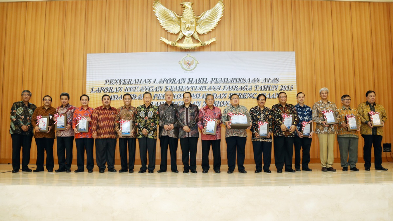 Penyerahan Laporan Keuangan K/L Tahun 2015 Dari BPK