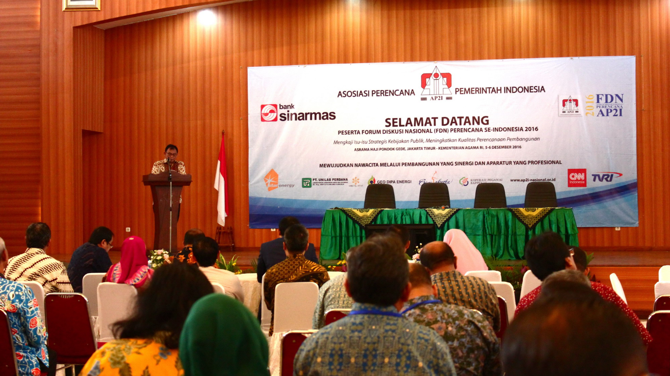 Peran Instansi Perencanaan Pembangunan Di Era Komunitas Global