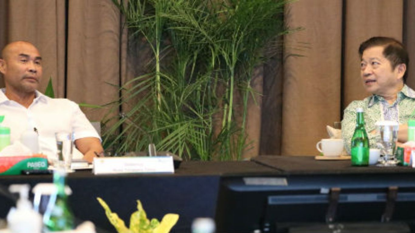 Rapat Kerja dengan Gubernur NTT, Menteri Suharso Bahas Integrated Tourism Master Plan Labuan Bajo
