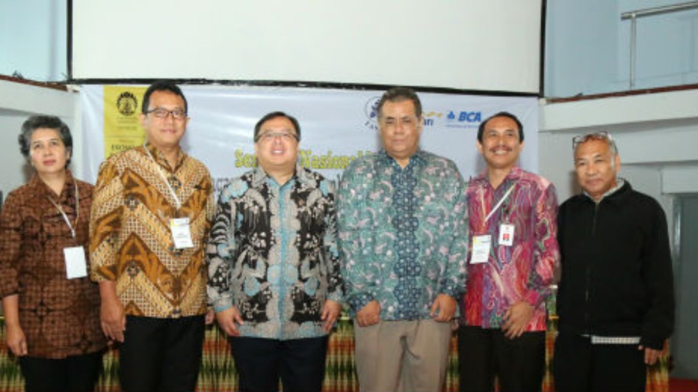 Seminar Nasional ke-4 Perkembangan dan Metode Pembelajaran Ilmu Ekonomi Pendekatan Ekonomi dalam Evaluasi Kebijakan