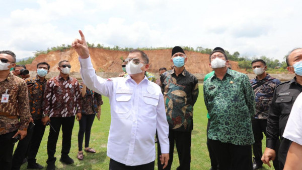 Awali Kunker Sumbar, Menteri Suharso Pantau Sitinjau Lauik, Pembangunan Stadion Utama Sumbar, Hingga Danau Maninjau
