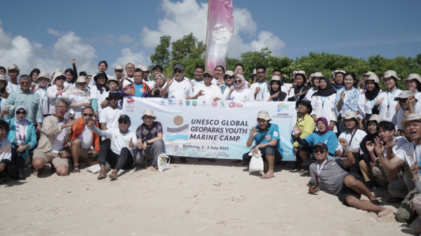 Bappenas Holds Youth Marine Camp, Invites Youths to Preserve Geoparks