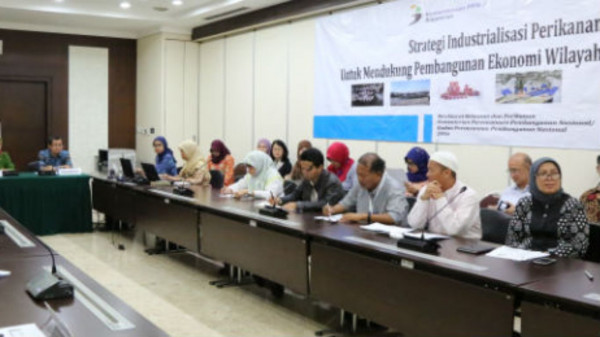 Strategi Industrialisasi Perikanan Untuk Mendukung Pembangunan Ekonomi Wilayah